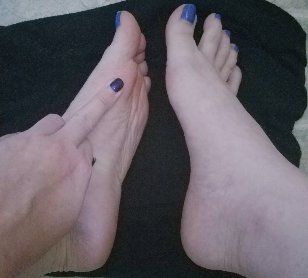 MistressHarleyQ's tweet photo. You do not amuse me
Until you are on your knees begging & tributing my perfect #feet
#footworship #toeworship #paypertoe @RTpig @RTfucker https://t.co/IlPRe0dSgL
