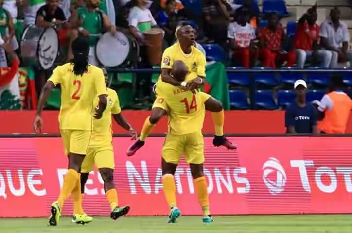 RDCAfrikFoot's tweet photo. #CAN_Gabon2017 #GroupeB
Algérie 🇩🇿 vs Zimbabwe 🇿🇼1:2 ( MT ) 12' Mahrez R. ( ALG) 17' Mahachi K. ( ZIM) 29' Mushekwi N. ( ZIM ) #RAF https://t.co/eUxpMYC2Cg