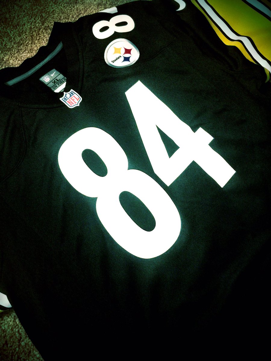 SNFonNBC's tweet photo. ReTweet for a chance to win this @AntonioBrown jersey! #BOOMIN #HereWeGo https://t.co/KitWuJL8gi