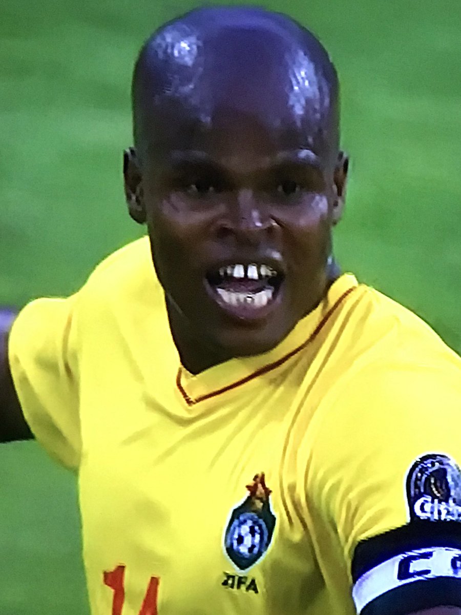 Coup Du Sombrero Je Ne Dis Pas Que C Est La Meme Personne Mais On Ne Les A Jamais Vus Ensemble Dans La Meme Piece Algzim