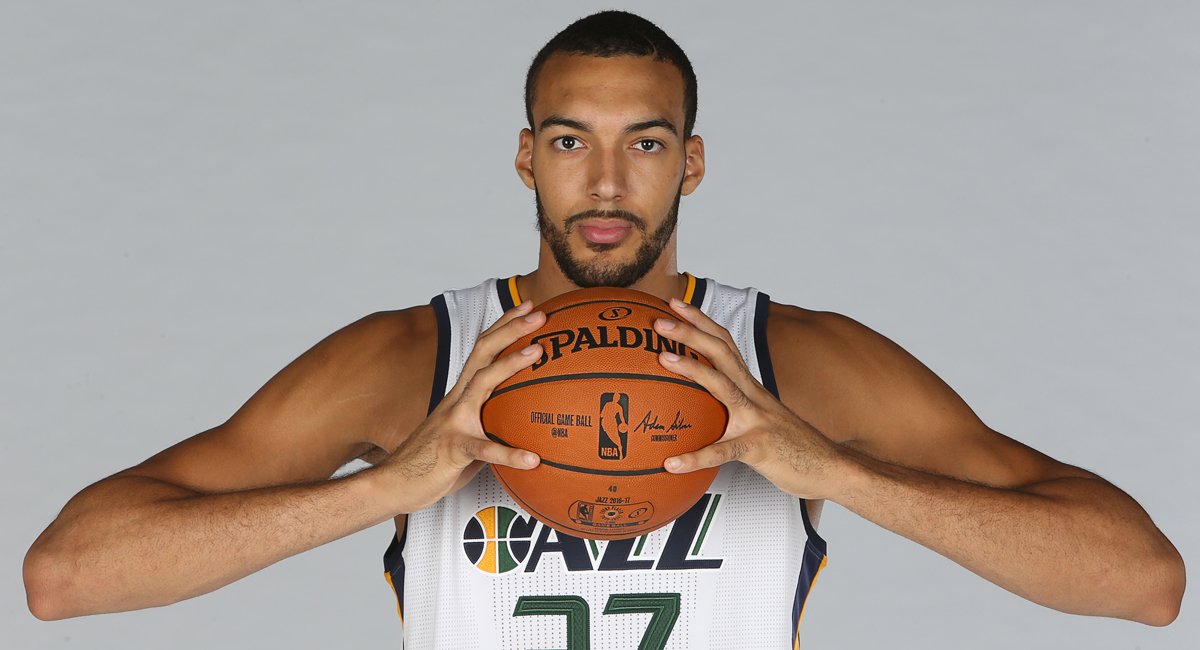 utahjazz's tweet photo. RT to Vote!
@RudyGobert27
#NBAVote #TakeNote https://t.co/r7SaDNmRct