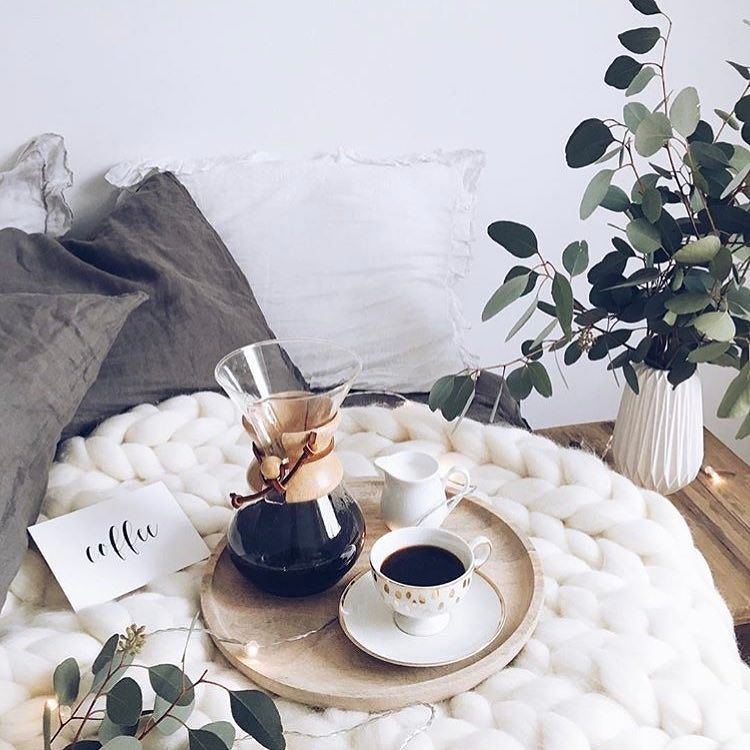 littledotco's tweet photo. Spendings the morning relaxing in bed ☕️ 📷@minimaliving https://t.co/Tua8EcyWA8 https://t.co/LH4b1sqCEn