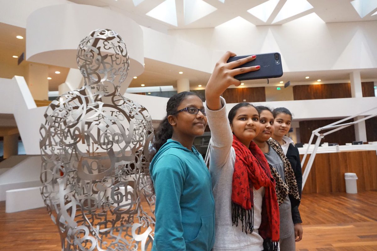 openrotterdam's tweet image. OPEN Vlogger @Darrendoes gaf vandaag een gastcollege over vloggen @Weekendschool_R. Zijn 3 #vlogtips zie je hier -&amp;gt; bit.ly/2jltBFK