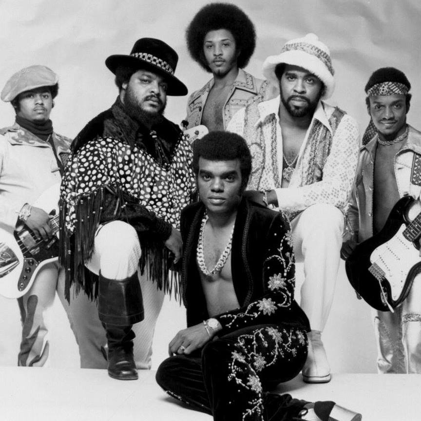 SocialQuirky's tweet photo. Guess whose life-long fantasy will be realized tonight?! #theisleybrothers #theisleys #soulmusic #70ssoulmusic #NYCBTheatreatWestbury https://t.co/7YRLAaVMDC