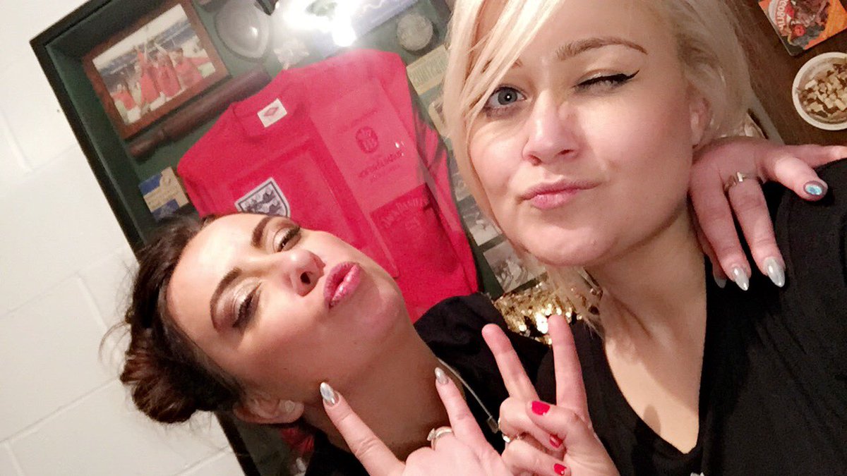 AnitaJayneBooth's tweet photo. Well last night escalated quickly! @ClaireLWhittle @Kelz1984 #vinyls #girlsonly #recordplayers #brewshed #acenight #LPs #records https://t.co/0gui31N3QC