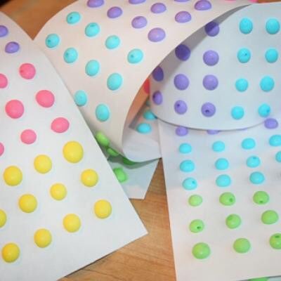 AndreaRussett's tweet photo. candy used to be so fun wtf happened I don't want a boring old chocolate bar I want a sugar covered candy paint brush https://t.co/YNzNiLL6CR