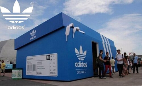_jferrer's tweet photo. #creatividad #tienda punto de venta. Mejor que un rótulo. #maketing https://t.co/uTbXf8qJxq