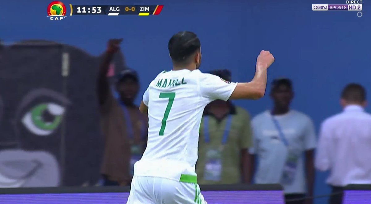 Top_Foottbal's tweet photo. رسميا - رياض محرز أفضل لاعب في #الجزائر_زيمبابوي #CAN2017 . https://t.co/lLa6rRUzd6