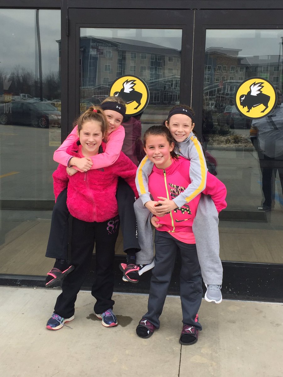 cpietranton's tweet photo. Post win team bonding at their favorite place @BWWings #GoPinkTeam #Basketball 🏀💗 https://t.co/uJ7Plq7gTK