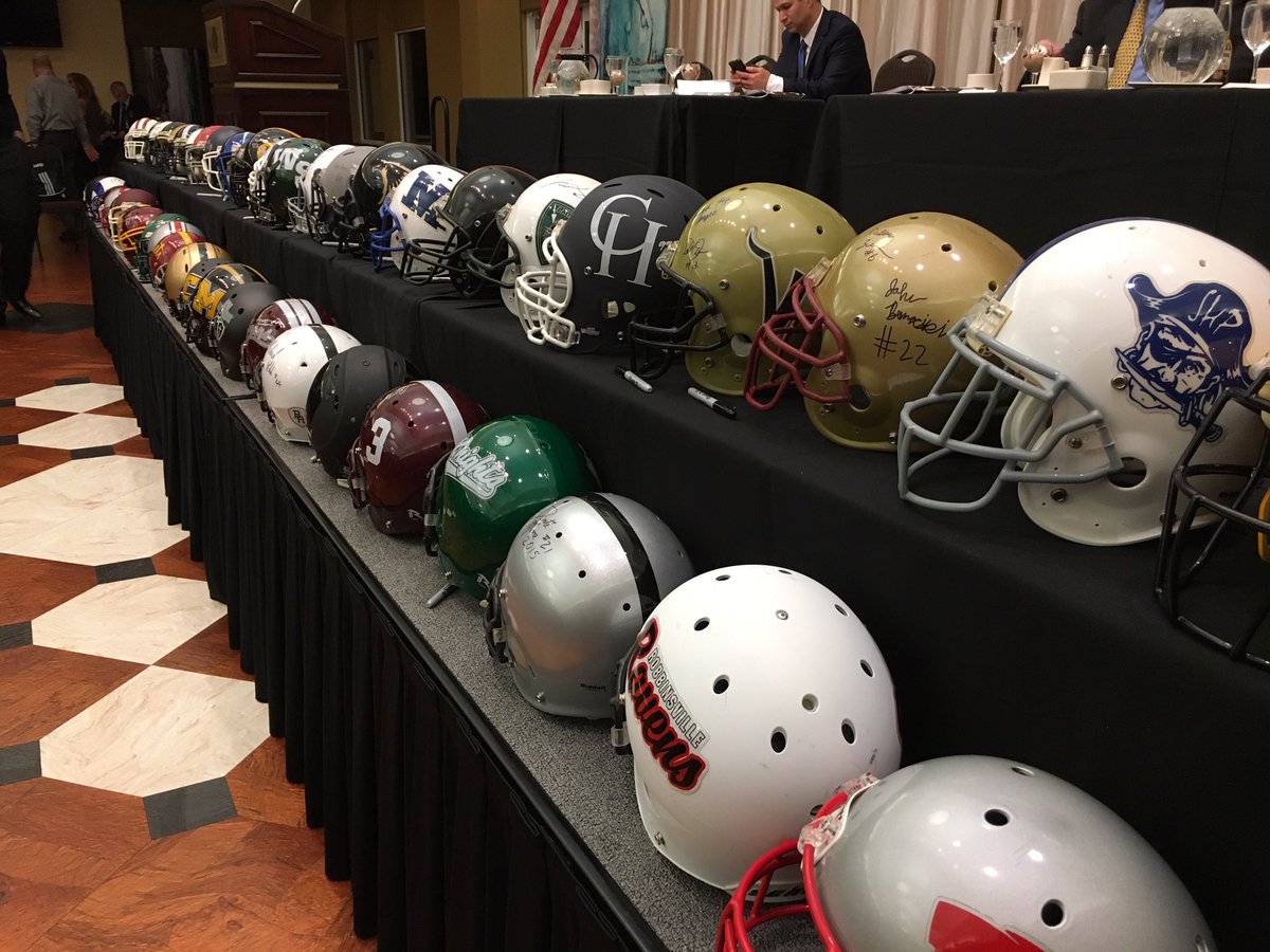 JawsCEOQB's tweet photo. Tonight we celebrate 54 of the brightest young athletes from New Jersey! @MaxwellFootball #maxwellfootballclub #nj_minimax https://t.co/frtBpglCeC