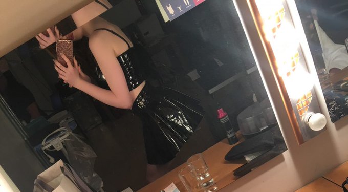 Watch Alice Brookes's leaked NSFW photo on TwXstars