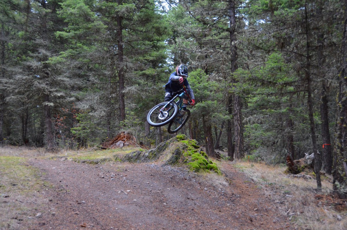 StewartKyleigh's tweet photo. 🌲🌲 @ride100percent @spankbikes @royalracing @7Protection @5Ten @gravitycartelus #mtb https://t.co/g7Jc0hTUuD