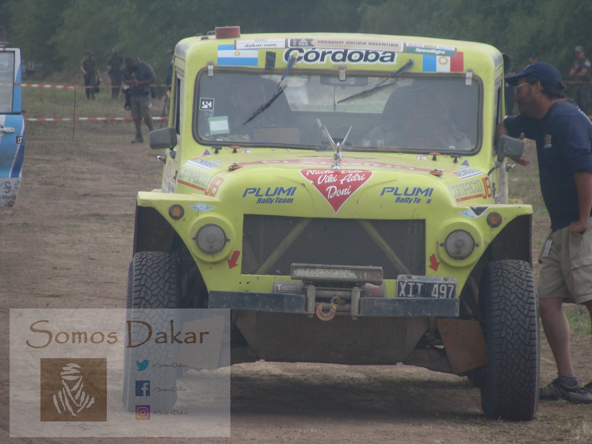 SomosDakar's tweet photo. EL #RASTRODAKAR LO HIZO: #SomosDakar acompañó a @blanginoOK en la ruta. #Dakar2017. Nota de @Lucho_S_93 
--> https://t.co/Q0lwGEqaXO https://t.co/I8heWoJWbf
