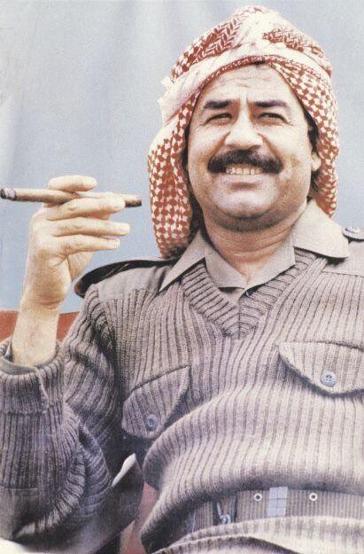 katabzaher's tweet photo. @A822822A عندما كنه عضماء في عهد القائد العام للقوات المسلحه وحامي بوابه العرب  والعظماء لايصقطون الا بل خيانه https://t.co/c1U7e8NhCt