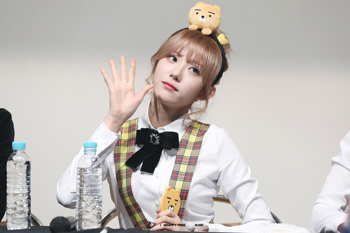 gravityfr22's tweet photo. 170115 강남 팬싸인회
#우주소녀 #루다 직찍 3pic
@WJSN_Cosmic

https://t.co/SkWt9W4kze
https://t.co/LOPwEdH9cl
https://t.co/XpKE5s8VqD https://t.co/6LljHEcCrS