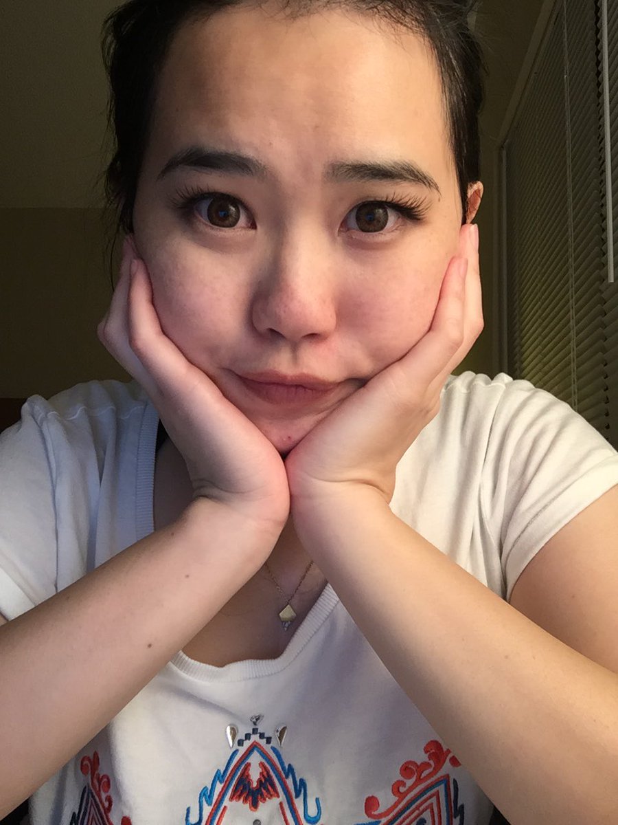 Linlin108's tweet image. 眉 毛 超 濃😂