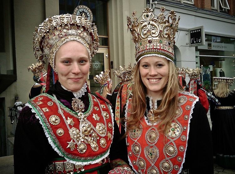 european beauty on twitter norwegian women wearing traditional