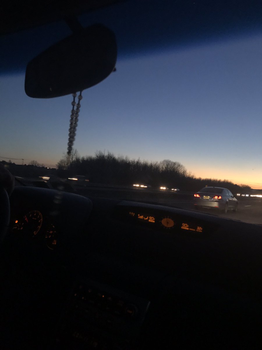 BeCarefuI's tweet photo. Late night drives pt .1 https://t.co/TZjw6qEUqq