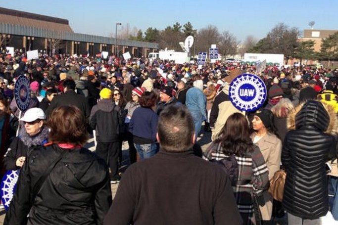 thephillyvoice's tweet photo. Thousands rally to resist Republican health law repeal drive https://t.co/KuZlfYk5aD https://t.co/G1SVRahY3T