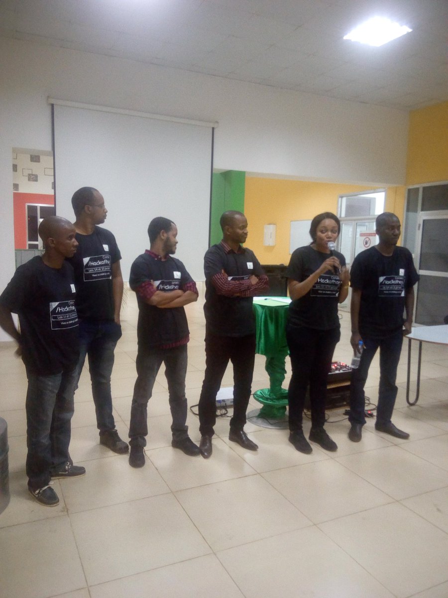kingdiak's tweet photo. Le jury prêt a livré le verdict de #Conakryhack2017 @saboutech @ablogui https://t.co/H2nqwWJwIU