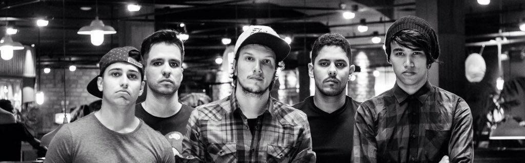 bandadrive's tweet photo. Pois essa é a nova formação da @bandadrive galera! :) https://t.co/920daxdNEl