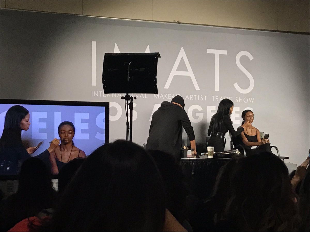 Beauty Blogger tweet media