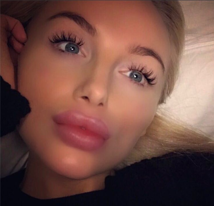 Beautiful selfie off one of my clients, with her silk lash extensions #Cheshire #hale #altrincham #mcr #manchester