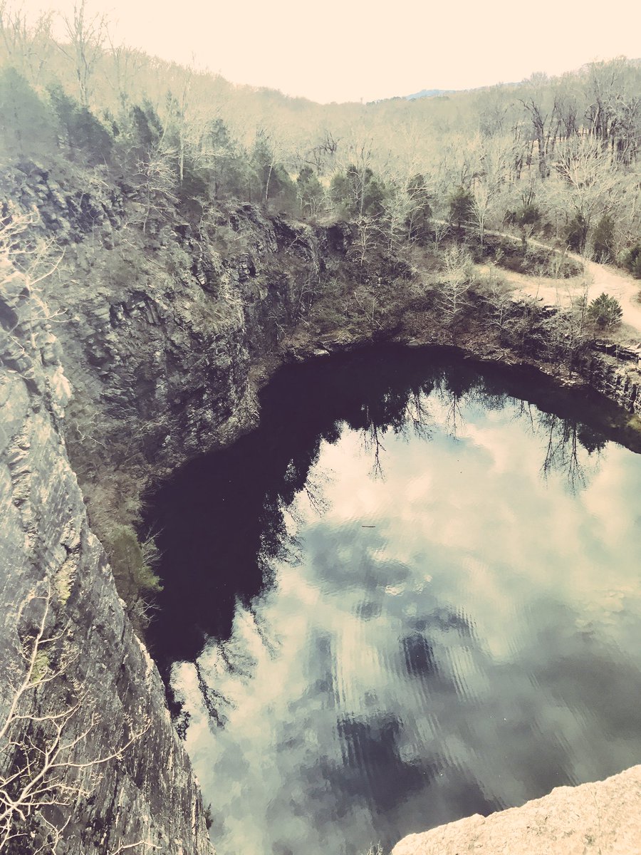 blakegibson080's tweet photo. Work could be worse on a Sunday. https://t.co/3TvoSmijy5