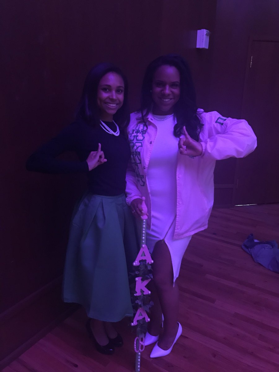 CHeckup_onit08's tweet photo. S/o to my neos enjoying their first Founders Day! Love these ladies #DontHurtEmPiMu #J15 #Favored14ππ https://t.co/B6Z0KTVeBU