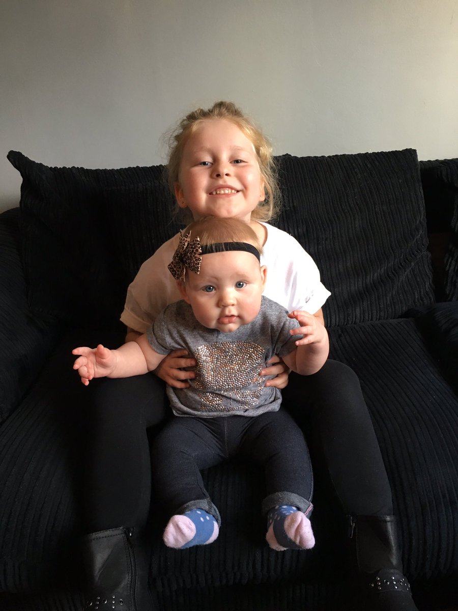 Haylo_xx's tweet photo. #mygirls #daughters #love 💖 https://t.co/H4KhGWBOup