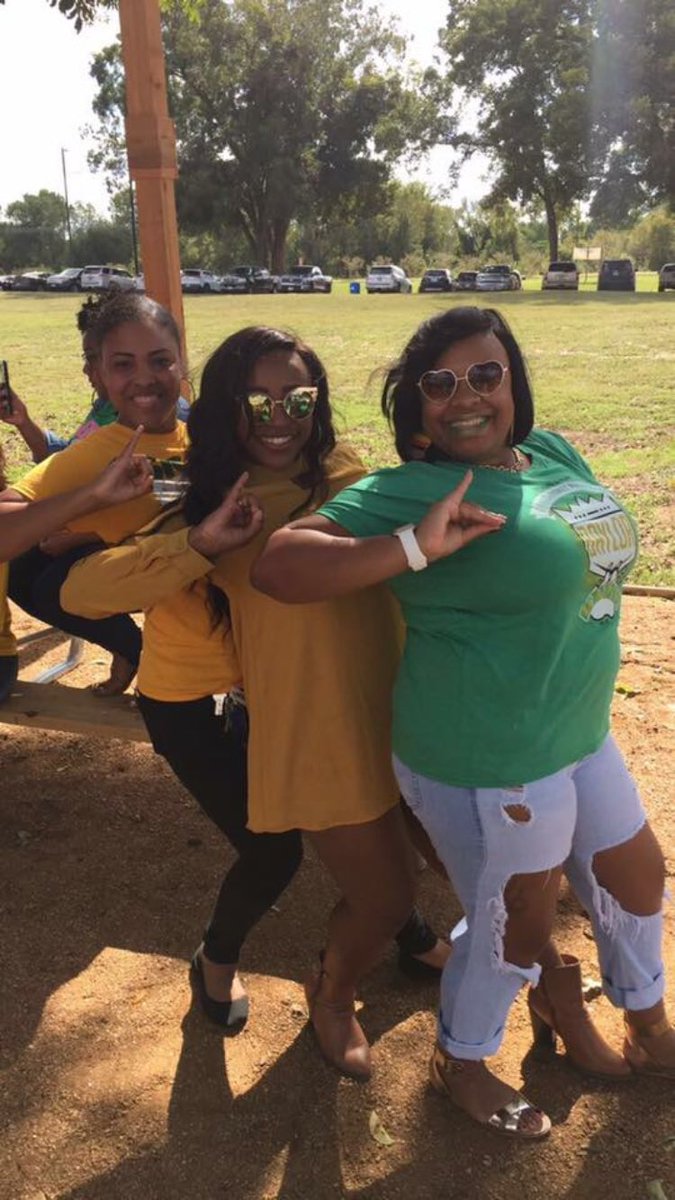 bre_nacole4's tweet photo. It's something about them Phine Nines 😍🤗 #SPR05 #FA11 #SPR15 #FA16 💗💚 #DontHurtEmPiMu #J15 https://t.co/j9SqXJ0Lnw