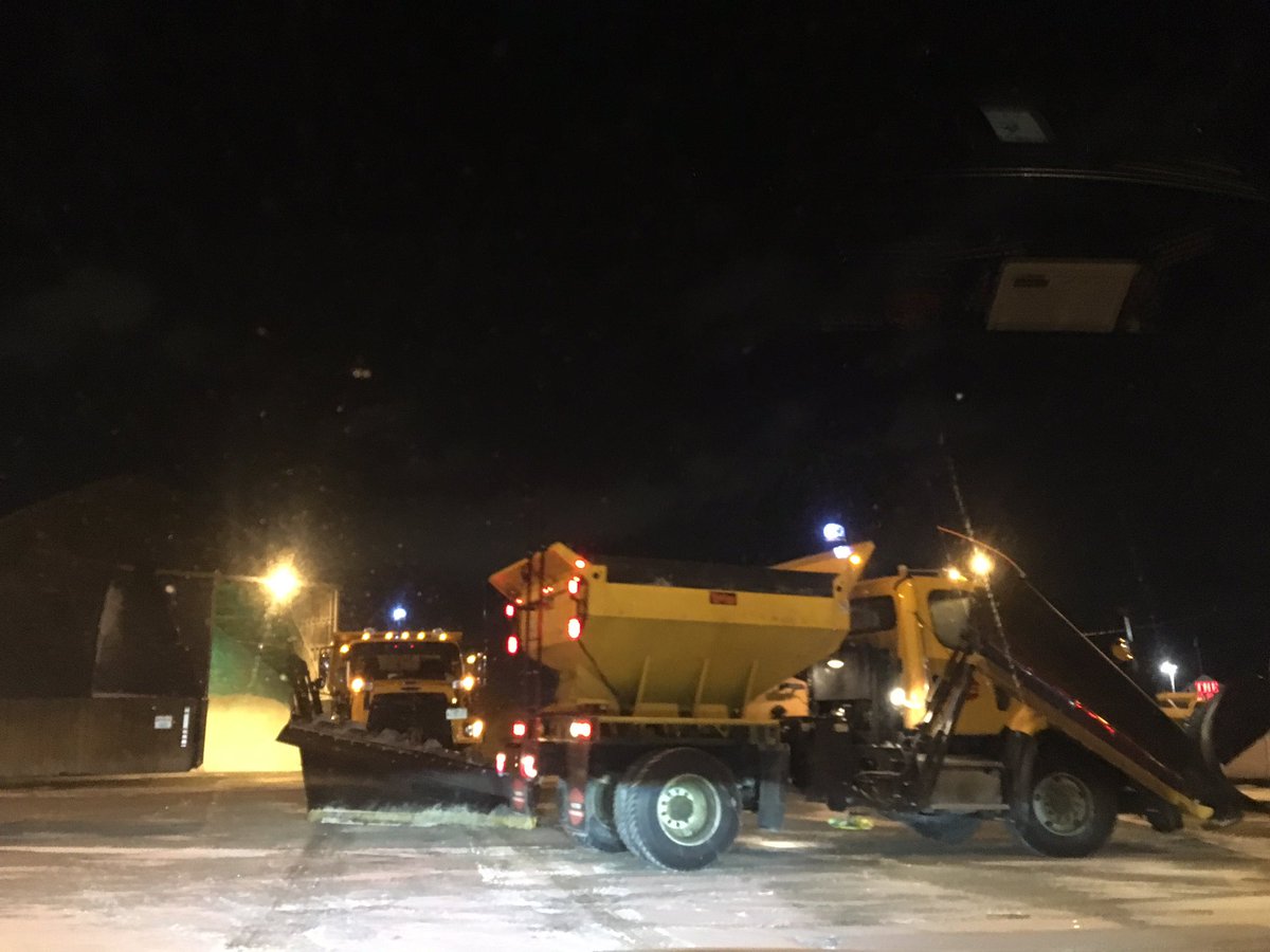 GTADServices's tweet photo. #Weather calls for some freezing rain tomorrow evening across the #Gta &amp; our night crew is ready to roll! #Contractor #Entrepreneur #Tdot https://t.co/1BLY5bERrg