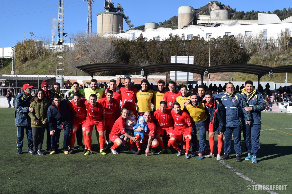 TempsAfegit_'s tweet photo. La part positiva de la matinal d'avui a Can Sant Joan. Les famílies presents a @Somos_La_union #tempsafegit #montcada #1cat1 https://t.co/EJmQQDKLwK