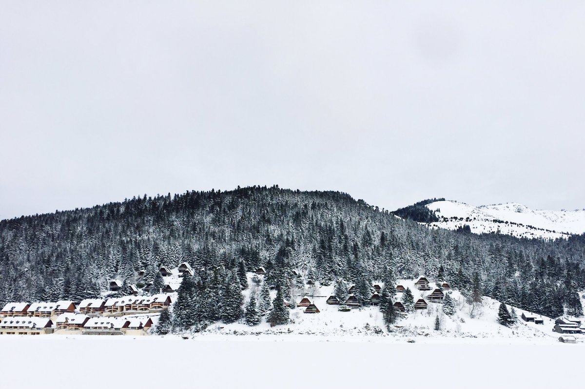 xila__'s tweet photo. 🌲❄️☃️Découverte du @Lacdepayolle.🌲❄️☃️ #neige #pyrenees #npy #npy3 https://t.co/BM1pe8zMi7