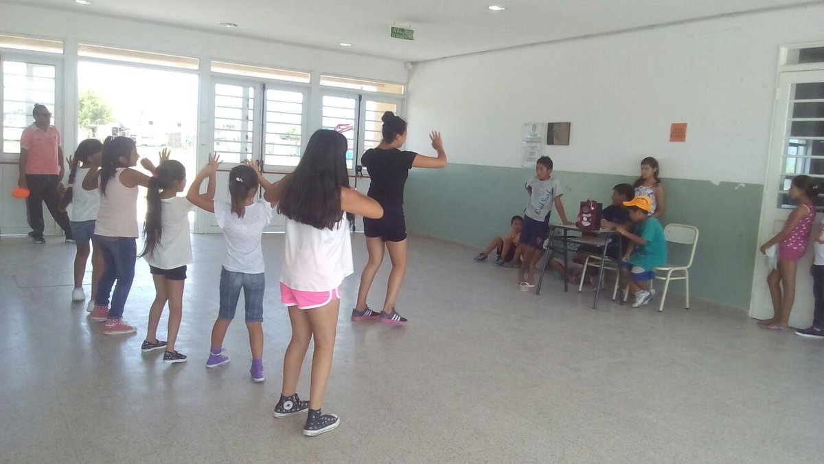 zonaoestesalta's tweet photo. Vivamos junto a los niños grandes momentos...te esperamos en Zona Oeste .Escuelas Abiertas..!!Súmate.. https://t.co/76urQGc3KZ