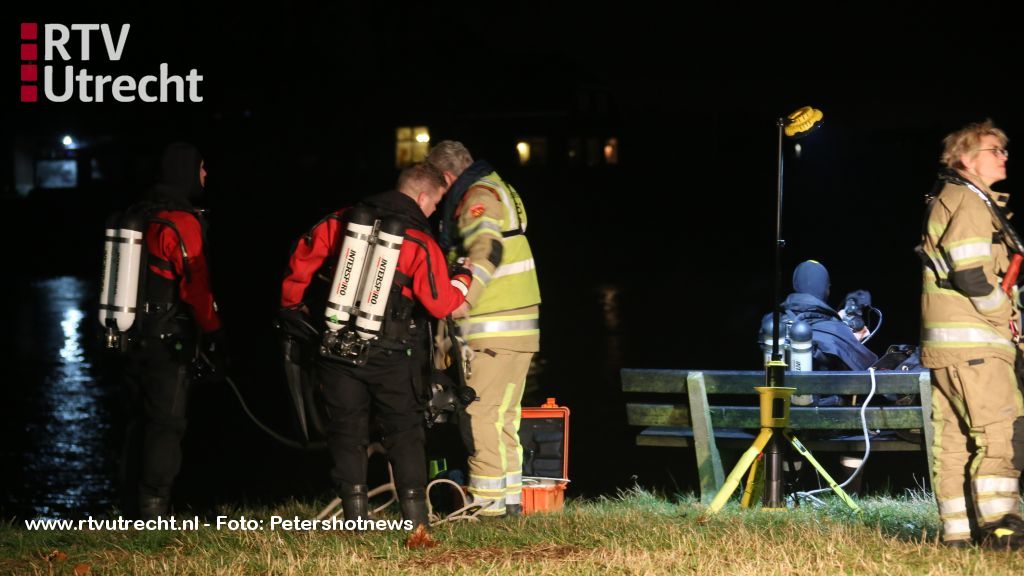 Brandweer zoekt persoon in Nieuwegeins water rtvu.nl/n/1569746 #nieuwegein