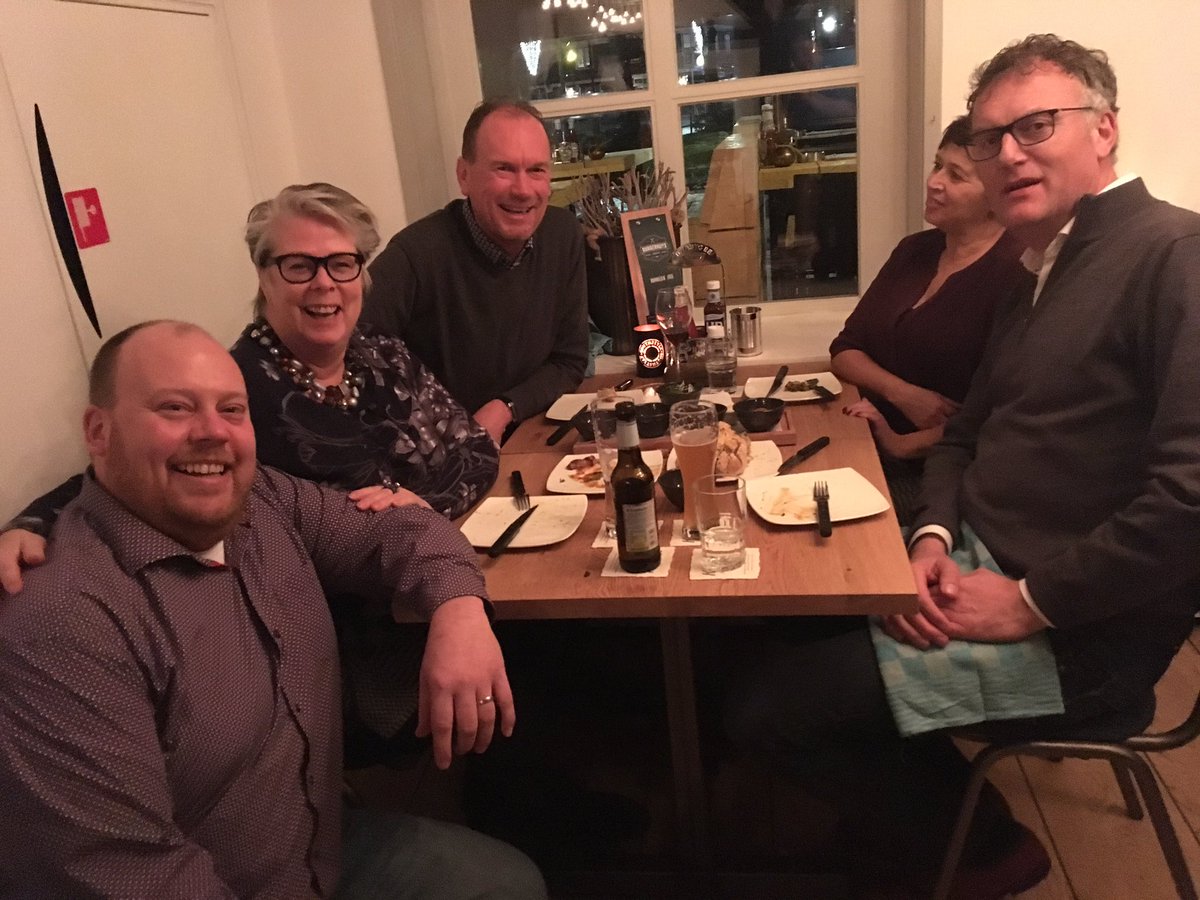 @gemhaaren <a href="/gem_oisterwijk/">Gemeente Oisterwijk</a> Met Burge(r)meesters Jeannette Zwijnenburg Haaren &amp; Hans Janssen Oisterwijk bij <a href="/HetBurgerhuys/">Het Burgerhuys</a> Lekker &amp; gezellig!