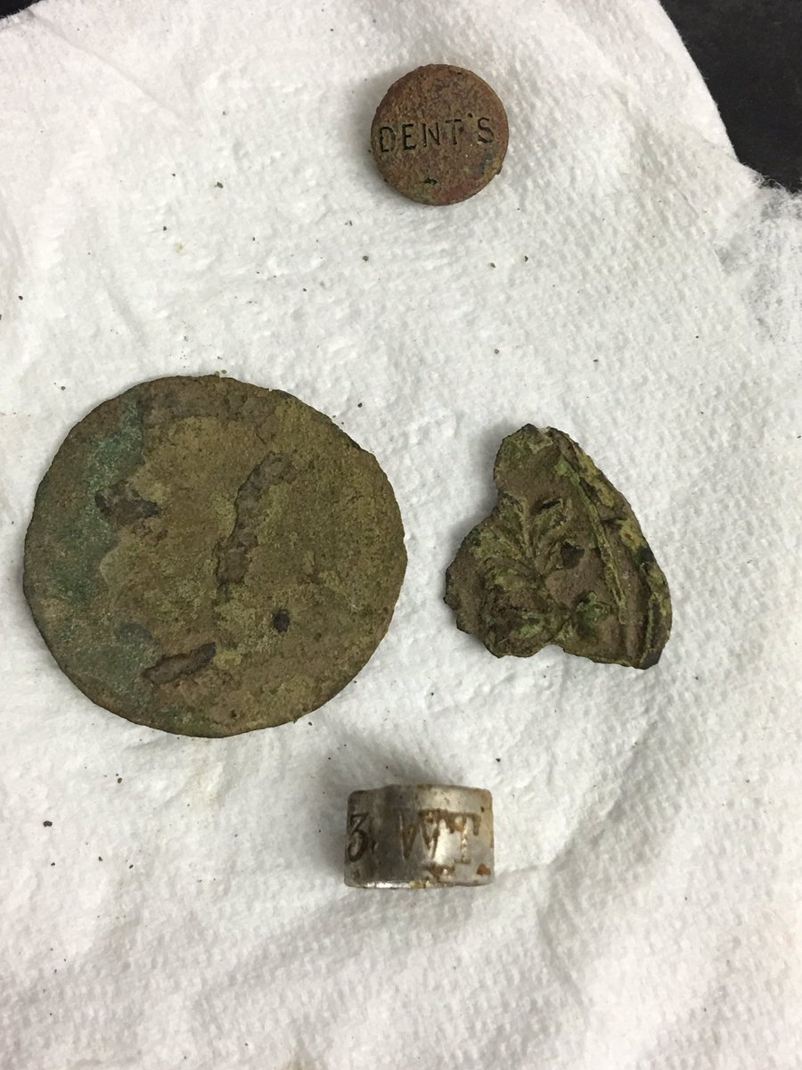 minimalscott's tweet photo. #metaldetecting #silver #leadseals Few of my better finds from today https://t.co/kZIwfqlIX6