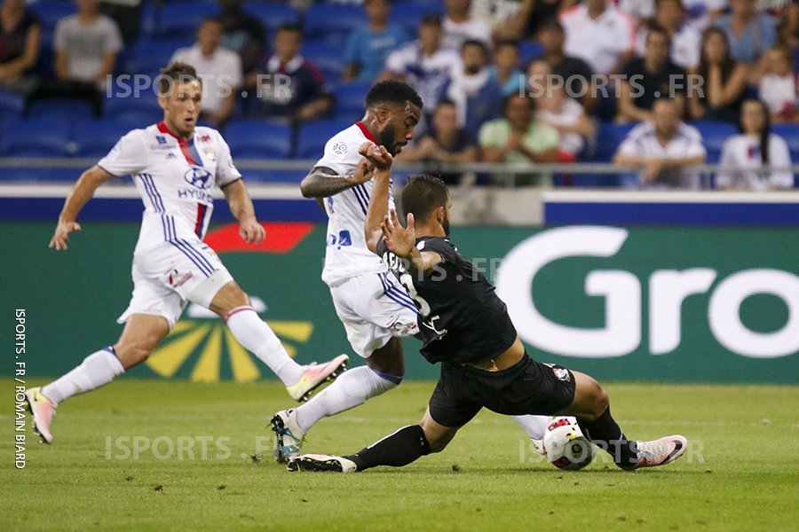 lyonsportsoff's tweet photo. ⚽️🏆 Ligue 1 20ème journée
@OL s'incline 3⃣➖2⃣ chez @SMCaen 
@Ligue1 #caenOL @romain_biard 
En savoir plus sur https://t.co/3QbV3klUla https://t.co/vQauG8aiqs