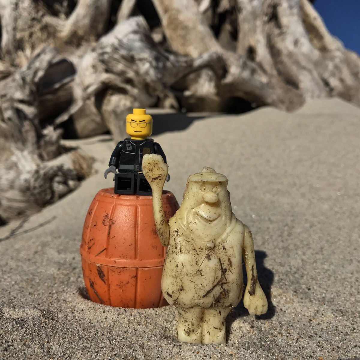 PlasticStrands's tweet image. Modern Plastic Age Family: Fred Flintstone &amp;amp; Lego are #plastic pollution removed from #cranebeach in #Ipswichma on our 15Jan17 #beachclean