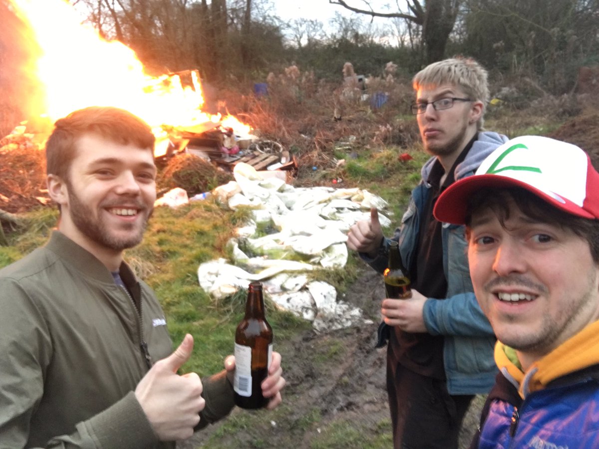 MythicChannel's tweet photo. Obligatory #FireSelfie we have all that we need a #beer #petrol #Pokemon yeah we're all good @PokemonGoNews @PokemonGoApp @Pokemon https://t.co/028GAYHni4