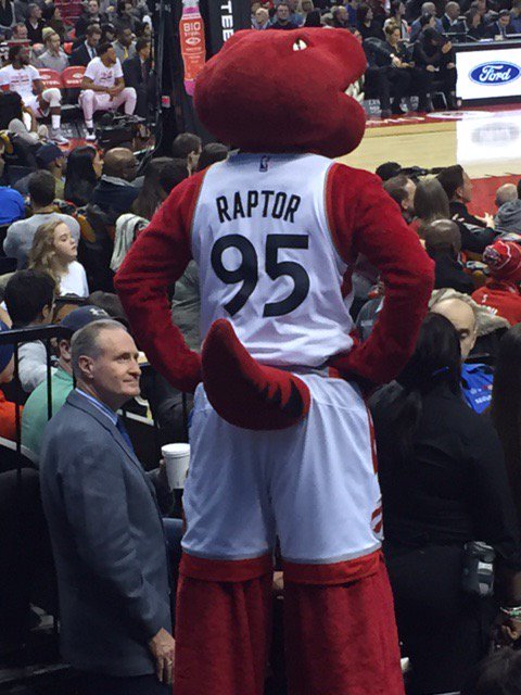 BP_FinancialDr's tweet photo. What a game! #WeTheNorth  #NBAVOTE. Visit Boston Pizza and learn how you can win tickets to a game! https://t.co/xBbph6hTOV
