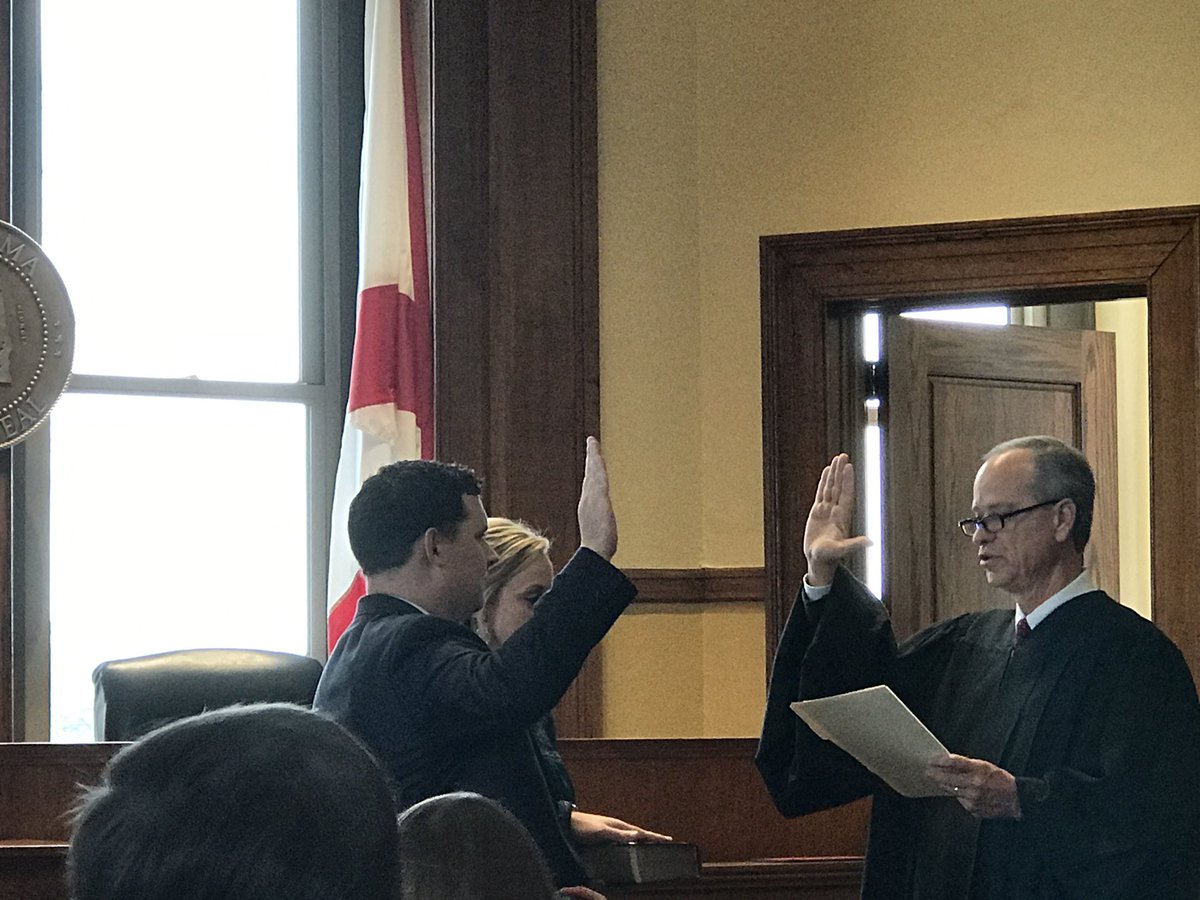 LimestoneCounty's tweet photo. Congratulations to Judge Matt Huggins as you take your Oath of  Office! #LimestoneStrong https://t.co/D2if0TtEr0
