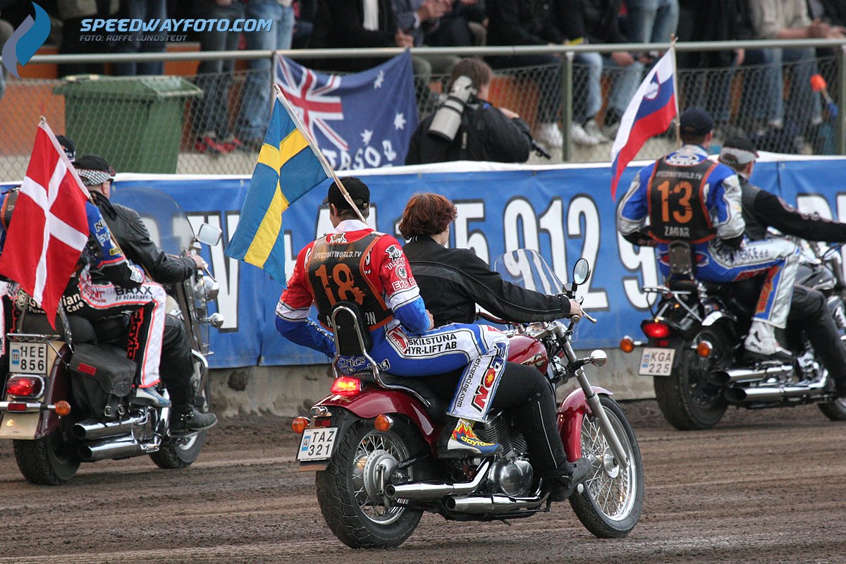 Jag gräver vidare i bildarkivet och har hittat en bild på Eric Andersson under förarpresentationen i Sveriges Grand Prix 2006! 🇸🇪💪👍