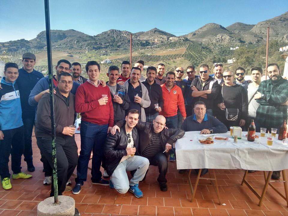 dolorescoronada's tweet photo. Recuerda que el ALMUERZO DE #PORTADORES será este #sábado a las 13:00h en la Casa Hermandad (C/ La Parra, 24) ¡¡¡Os esperamos!!! #SSanta17 https://t.co/Em93viKdO0