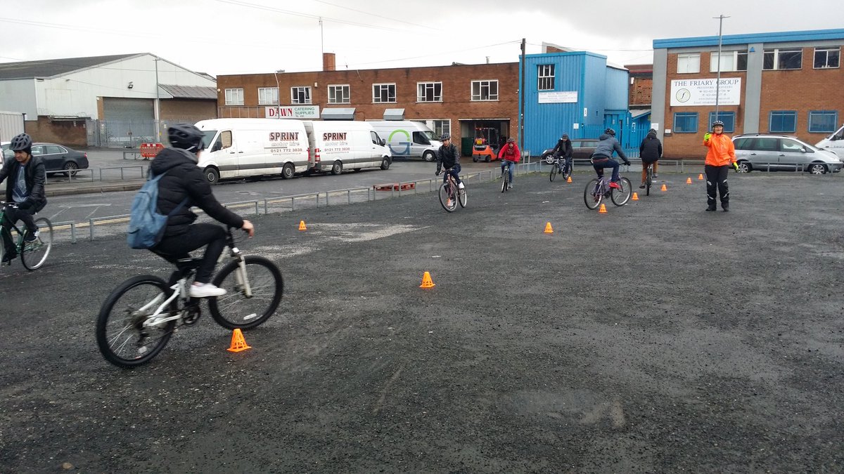 The____GAP's tweet photo. Cycle training session no.1 w/ young refugees. Lots of fun! Thanks @CycleSouthBrum! @GAPBorders #BikesNotBorders https://t.co/ewl3ehloqD