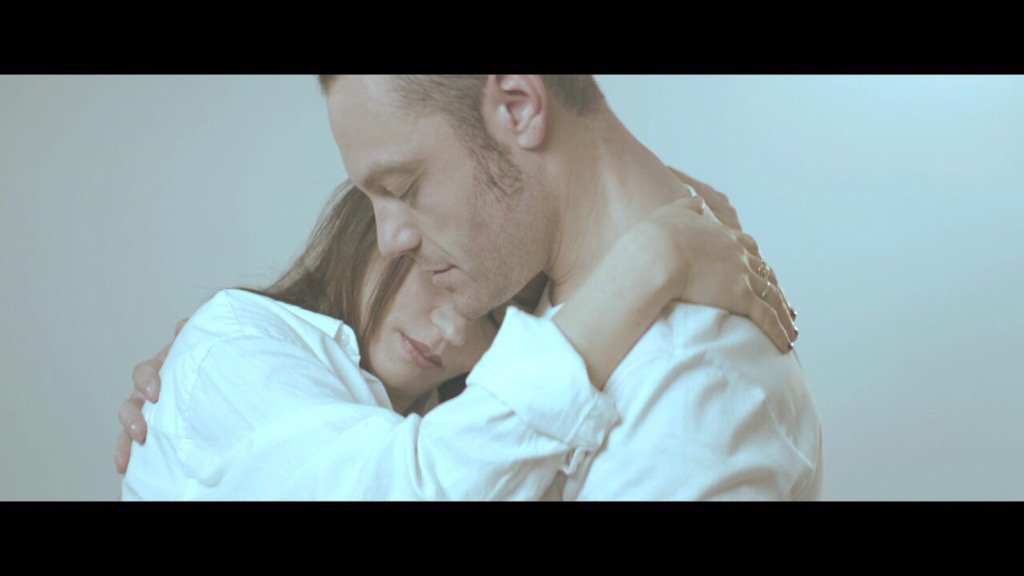 Il video de #IlConforto ha superato il milione di visualizzazioni su <a href="/VEVO_IT/">Vevo Italia</a> e YouTube! 👍🏻😊 vevo.com/watch/ITUV7160…