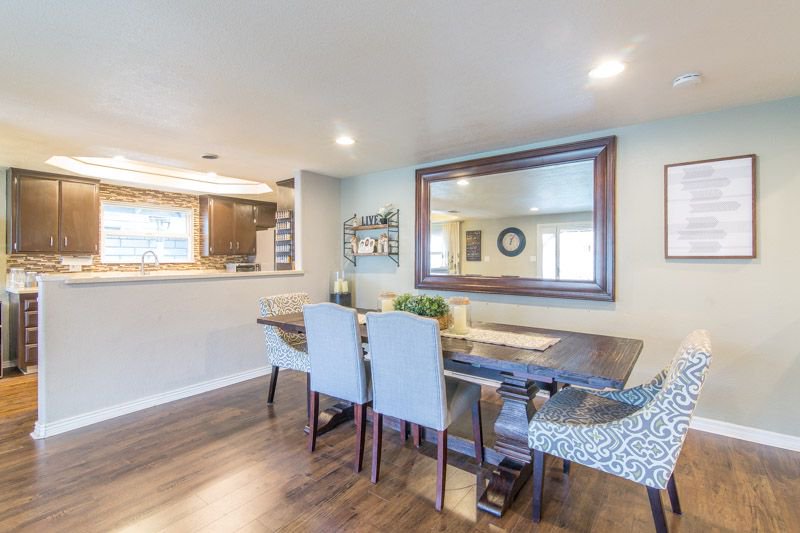 finallyREPhotos's tweet photo. Proof that neat, clean places photograph well. Our latest shoot @ 18471 Woodwind Land in Anaheim Hills #orangecounty #realestate #realtor https://t.co/JCktmvIxLs