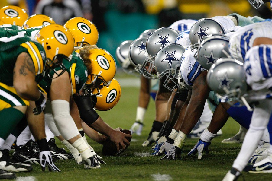 CACigarLounge's tweet photo. Come watch the Packers vs. Cowboys starting at 1:30 PM today and enjoy a cigar and cold beer at cigar lounge. https://t.co/RrO4FIm9rd