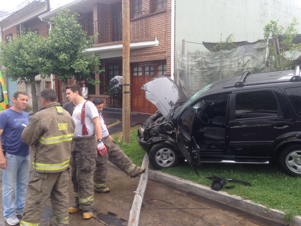 gfcapparelli1's tweet photo. Semáforo urgente.
Av. Hernández y Lavalle - Quilmes https://t.co/uFxB9418zJ